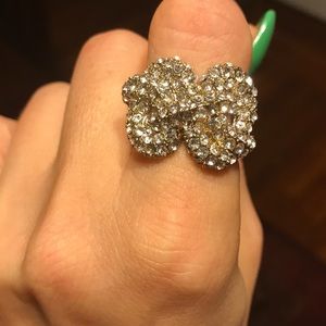 🎀Bow shaped pearl banded ring